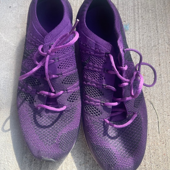 Nike Other - Men’s FlyKnit Nike Size 8.5